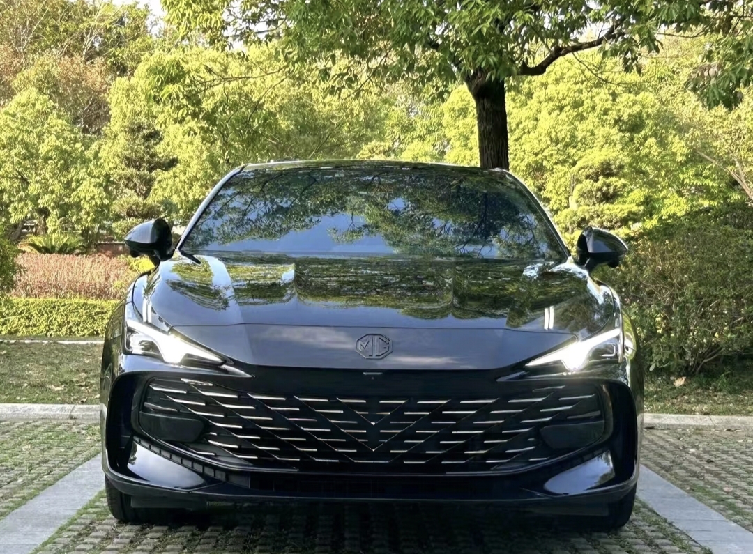 Pre-inspected used vehicles sourced directly from certified dealers, shipped worldwide with transparent documentation and competitive pricing.