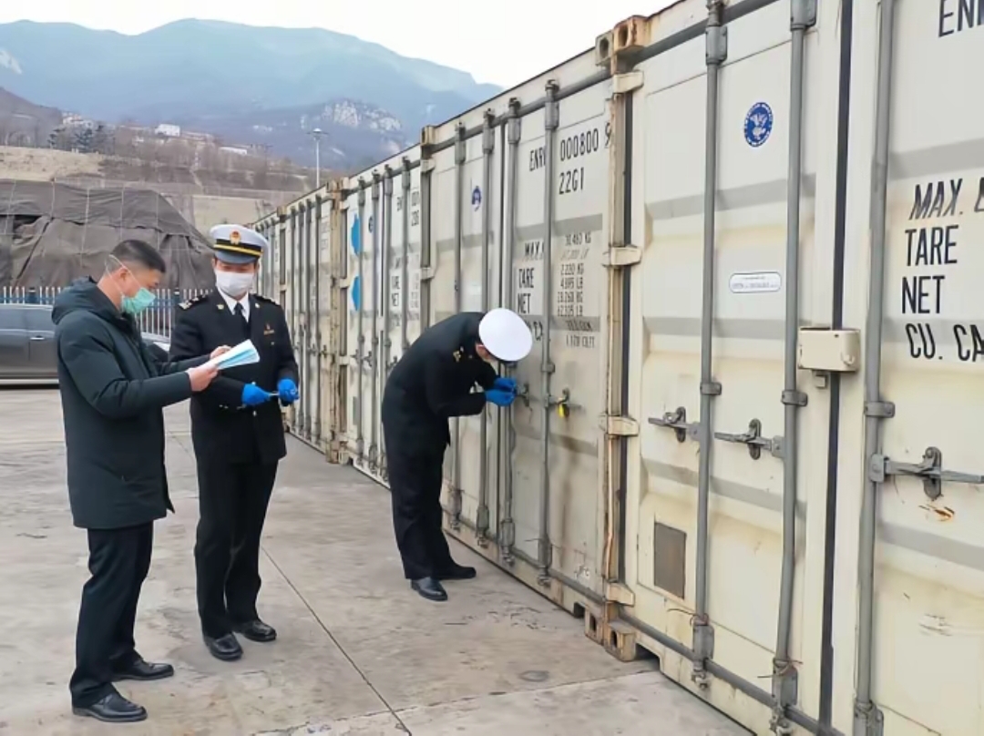 Our streamlined customs clearance and container drayage services ensure your parts reach their destination on time and within budget.